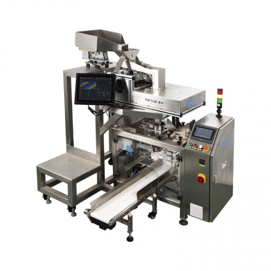 Small parts packaging machine