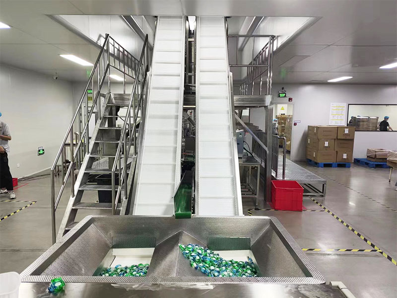 Laundry pods counting and packaging machine solution